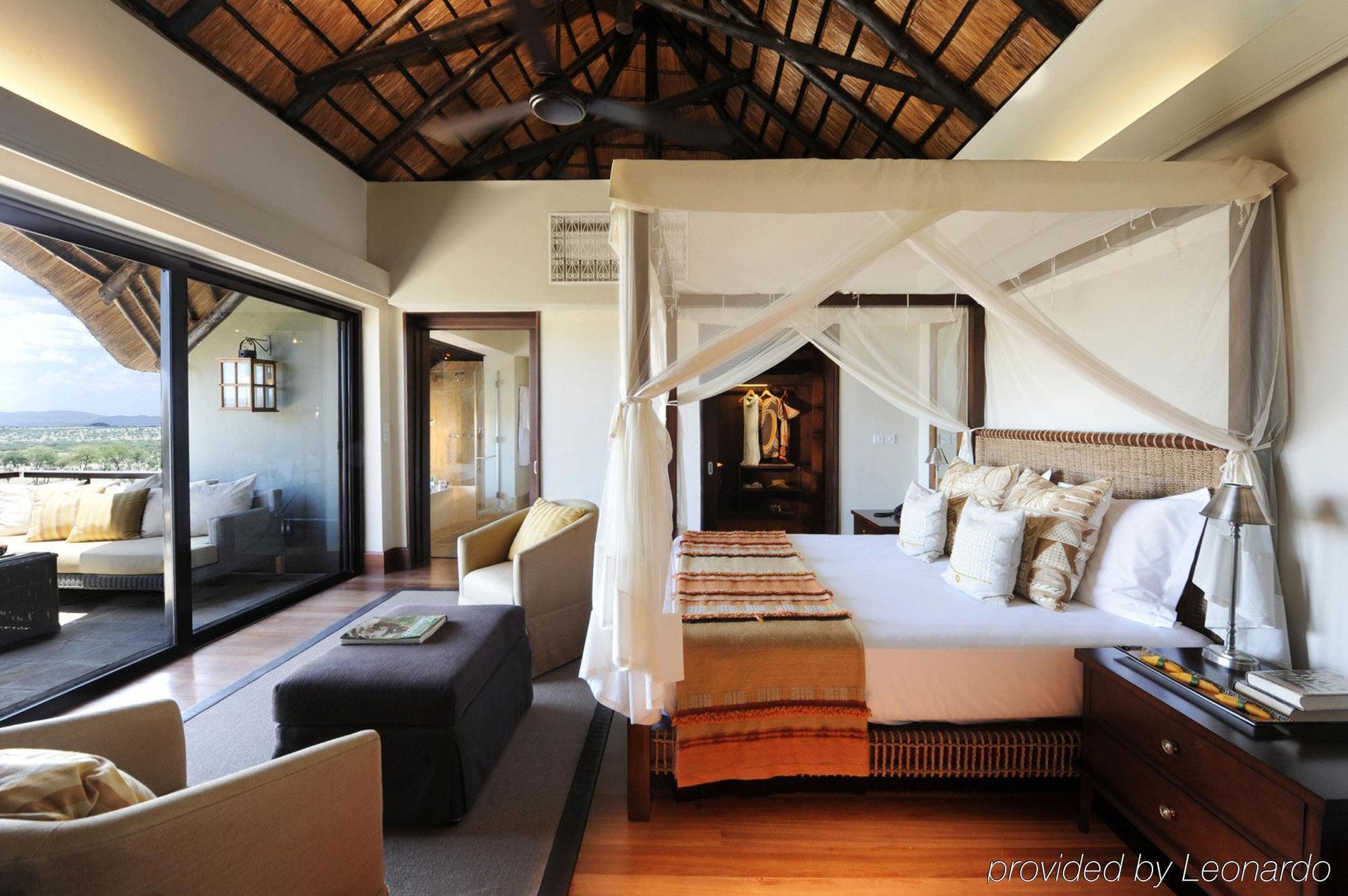 ОТЕЛЬ FOUR SEASONS SAFARI LODGE SERENGETI BANAGI 5* (Танзания) - от 105786  RUB | NOCHI